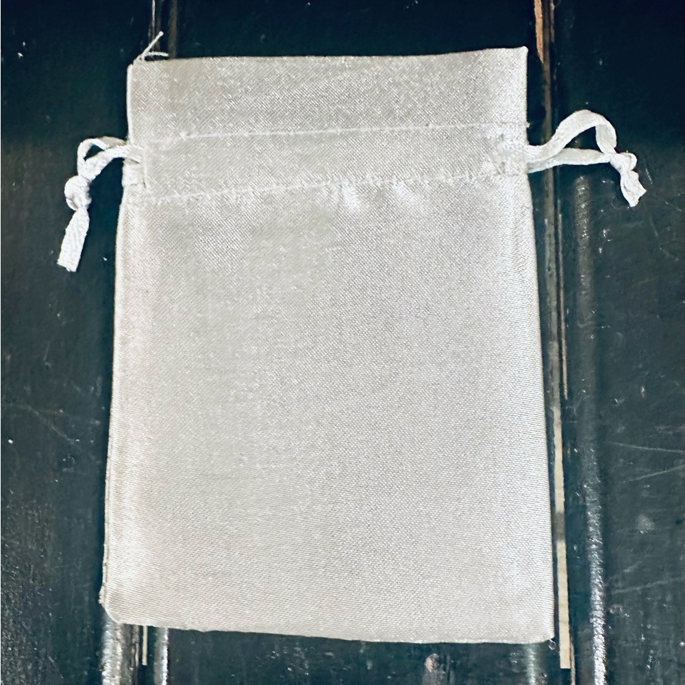 70 silvwr organza Drawstring Pouches